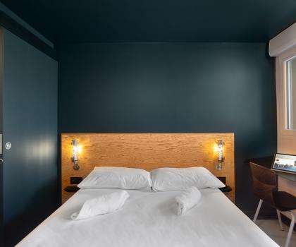 Eklo Bordeaux - The Compact Room